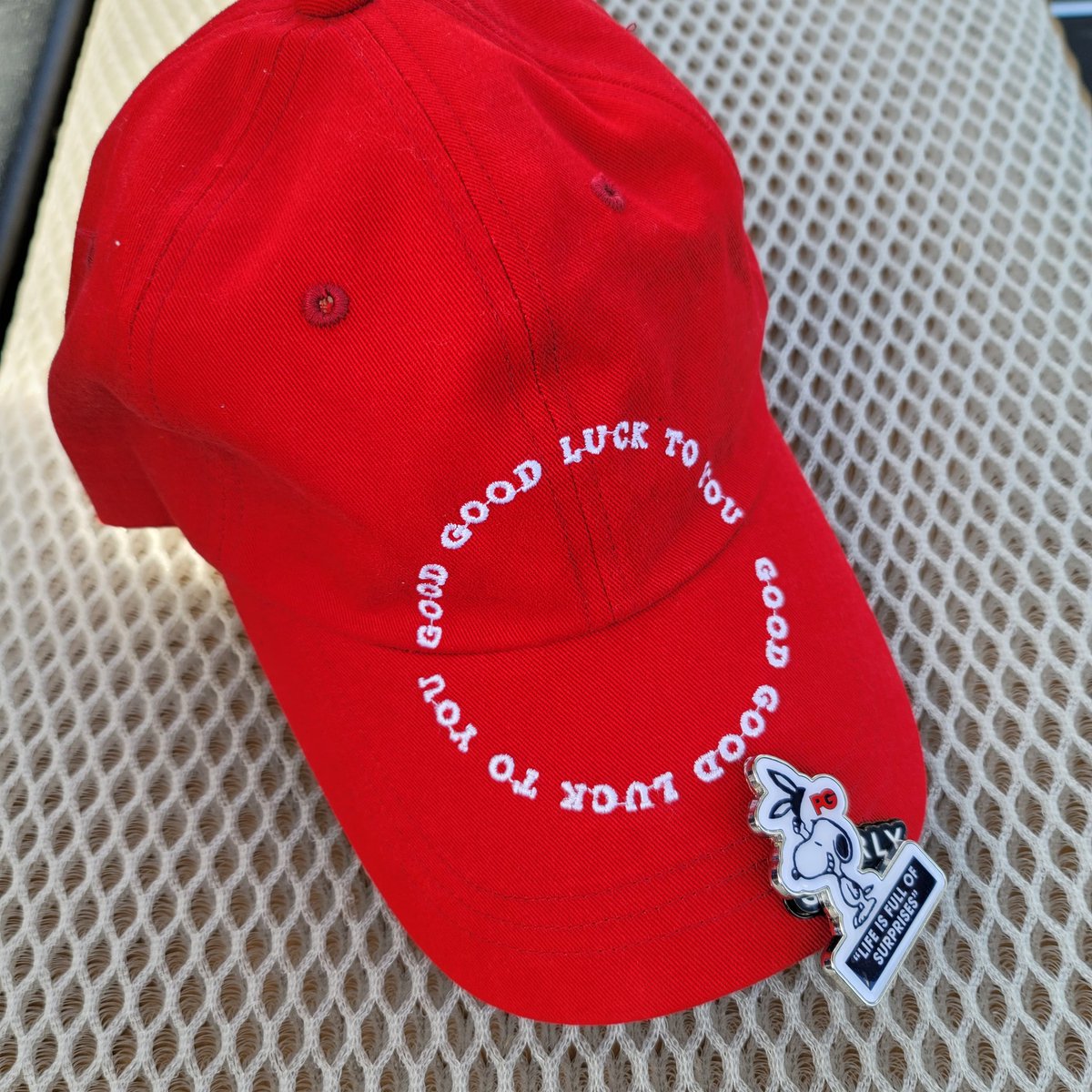 ryoko82_cccc's tweet photo. 本日の⛳はこちらを🧢でもゴルフ仕様でないからツバの厚み足りず、マーカーのクリップ部分が少し緩くて落ちそう💦落とさないようにしなきゃ😅
#LKCS https://t.co/BXxT6Alkpl
