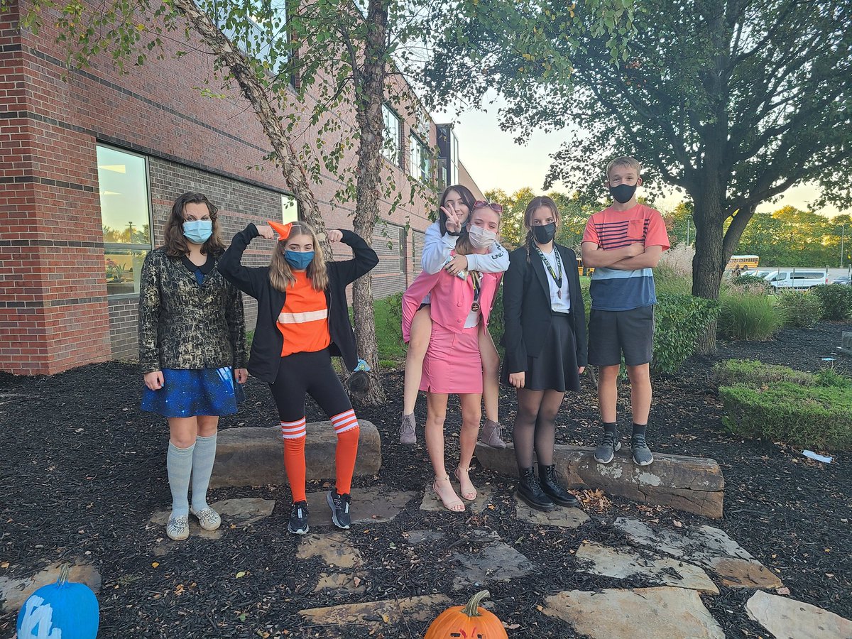 This weekend, Shea Marney and Mallory Eastman took 4th at Olathe East! They also won the Best Duo Costume as Elle Woods and Wednesday Addams!