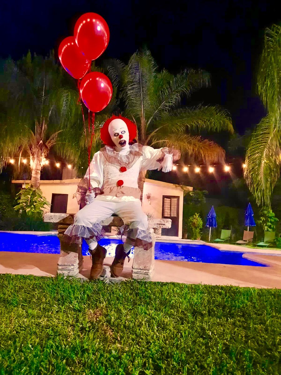 Peterlugotv's tweet photo. Halloween 🎃 #Paseolafe #halloween2021 #Pennywise #terror https://t.co/6U53Sx1Z8O
