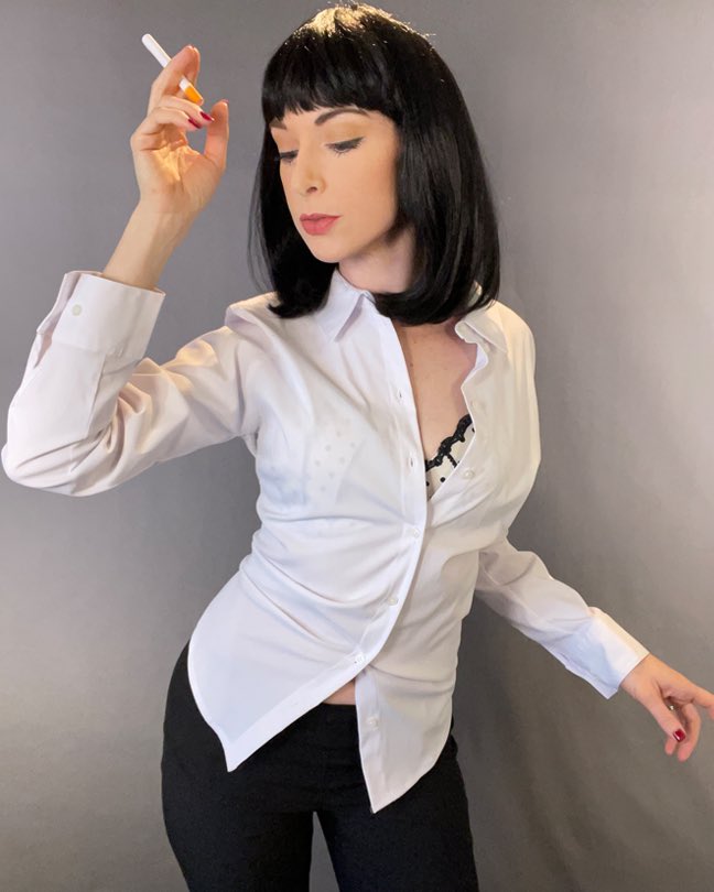 🖤 Mia Wallace from Pulp Fiction 🖤 Happy Halloween!! 🎃 Now, I gotta go powder my nose… instagram.com/p/CVteLCLvcP1/