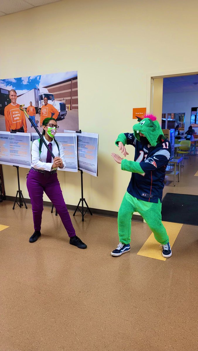 Day_Miranda94's tweet photo. just working on building relationships with my business partner AGM Jay Chase. 😁 @ChrisSportello @THD_Alexandra @john_abrantes https://t.co/jD9d8IcgyO