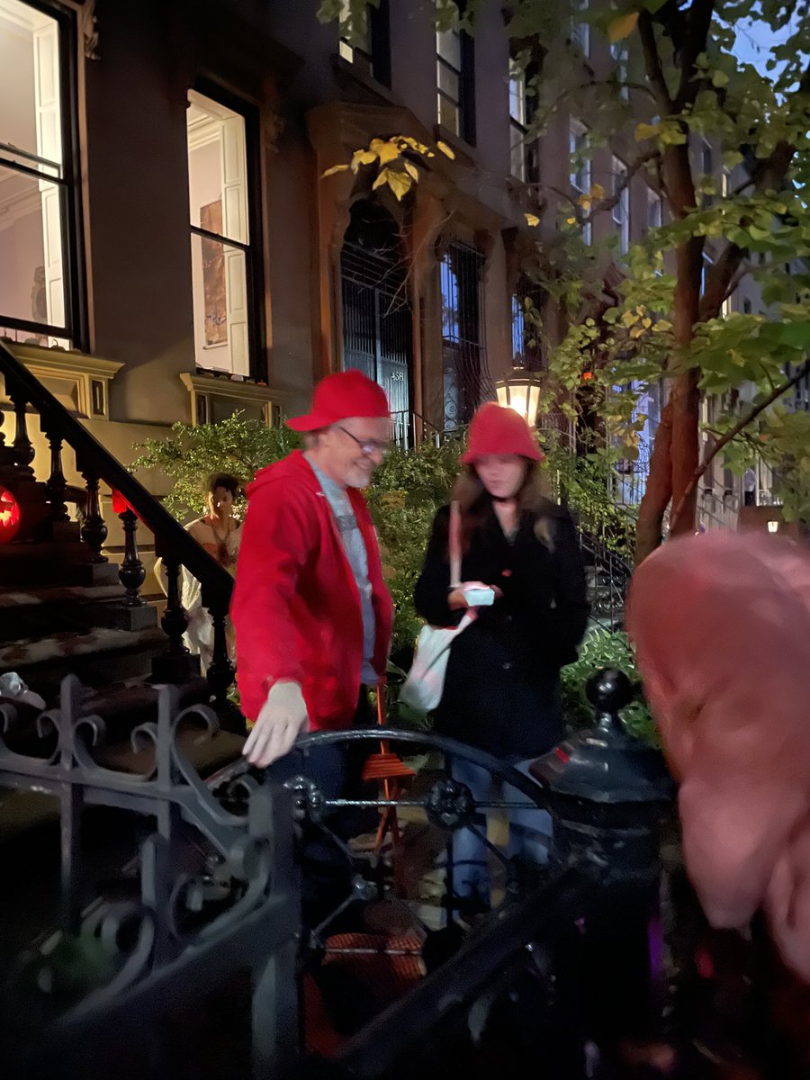 “How do you do, fellow kids?” Steve Buscemi (actual Steve Buscemi) #halloween #parkslope #Brooklyn