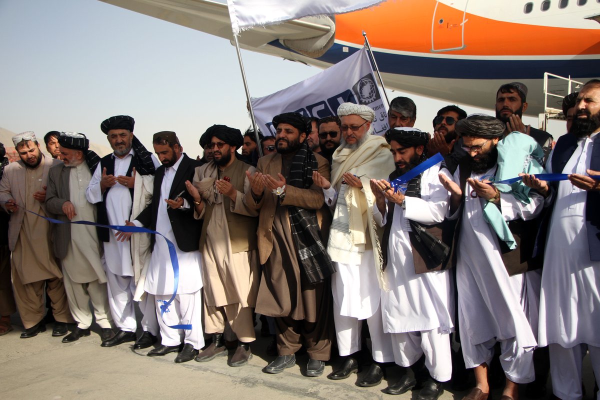 KingSiasi's tweet photo. First Cargo Plane Carrying 45 Tons #Pine_Nuts Has Taken Off From Kabul Airport For #China With The Inauguration of High-Ranking Officials of The Islamic Emirate of Afghanistan.
#Kabul
#Afghanistan https://t.co/fmw2FtgCeS