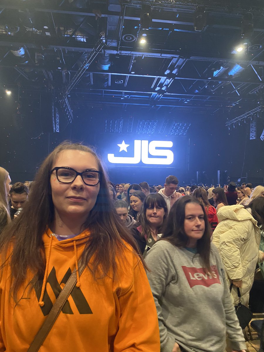 Thegemster's tweet photo. From day oneeeee 2012 vs 2021 @JLSOfficial @AstonMerrygold @Oritse @MarvinHumes @JBGill #JLSreuniontour2021 https://t.co/tk1XCKPg03