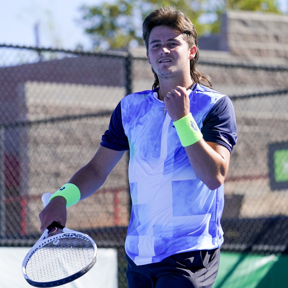 ATPChallenger's tweet photo. The Mullet reigns in Las Vegas. 💪

J.J. Wolf is the champion @vegastennisopen, claiming his fifth #ATPChallenger title and first of the year.

📸 @LucasKPeltier https://t.co/jcbPo1YEDG