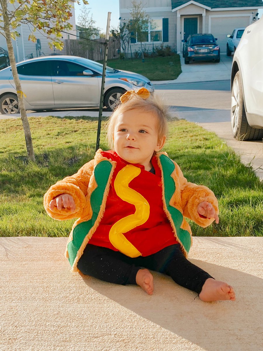 zandybauer's tweet photo. Hot dog, ketchup and mustard ❤️💛 https://t.co/ERMKLhLh96