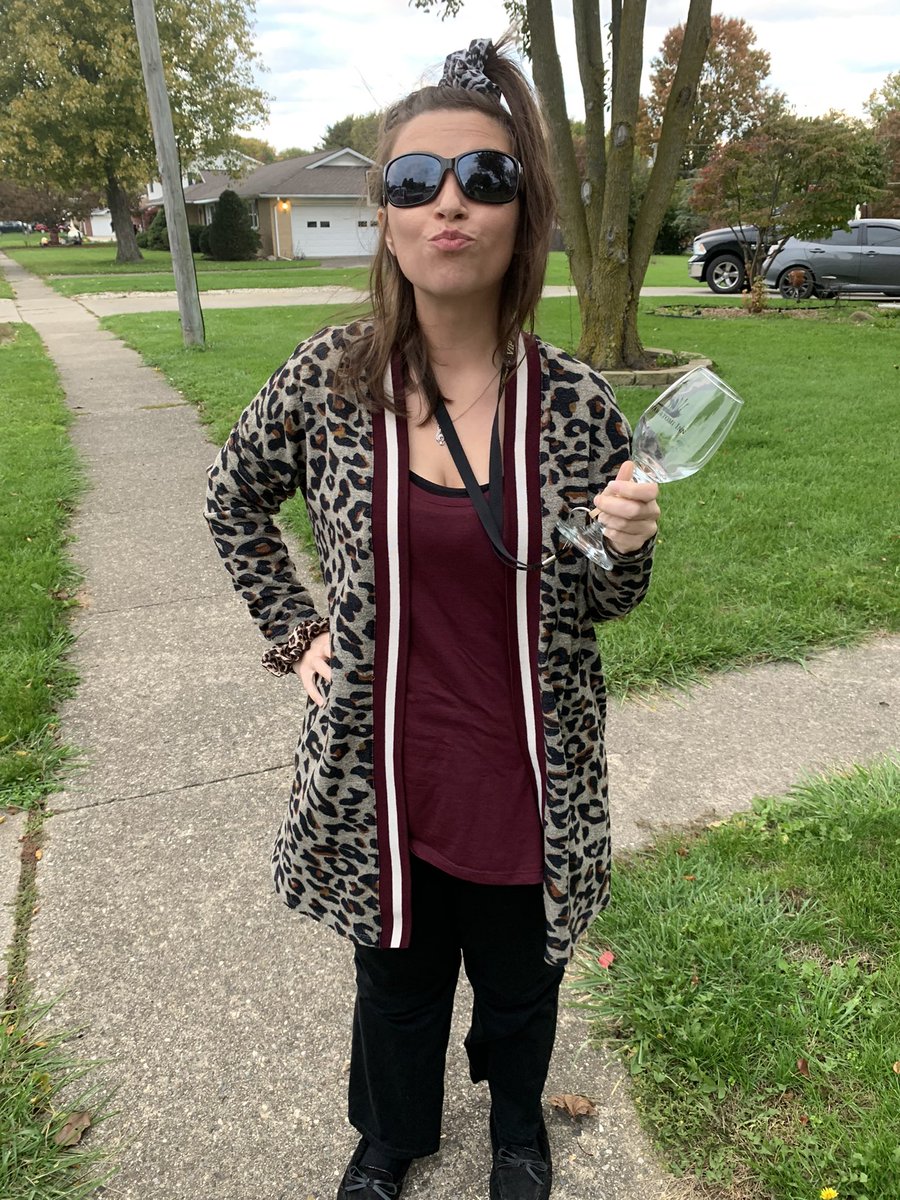 Daughter_Gaga's tweet photo. I decided since Iβve been bingeing @JerseyShore Family Vacation I wanted to be @snooki this year! I put a lanyard on my wine glass so we donβt have a party foul! #YeahBuddy #PartysHere #HotMess #SpiralSquad #Halloween2021 https://t.co/pISykp0KgE