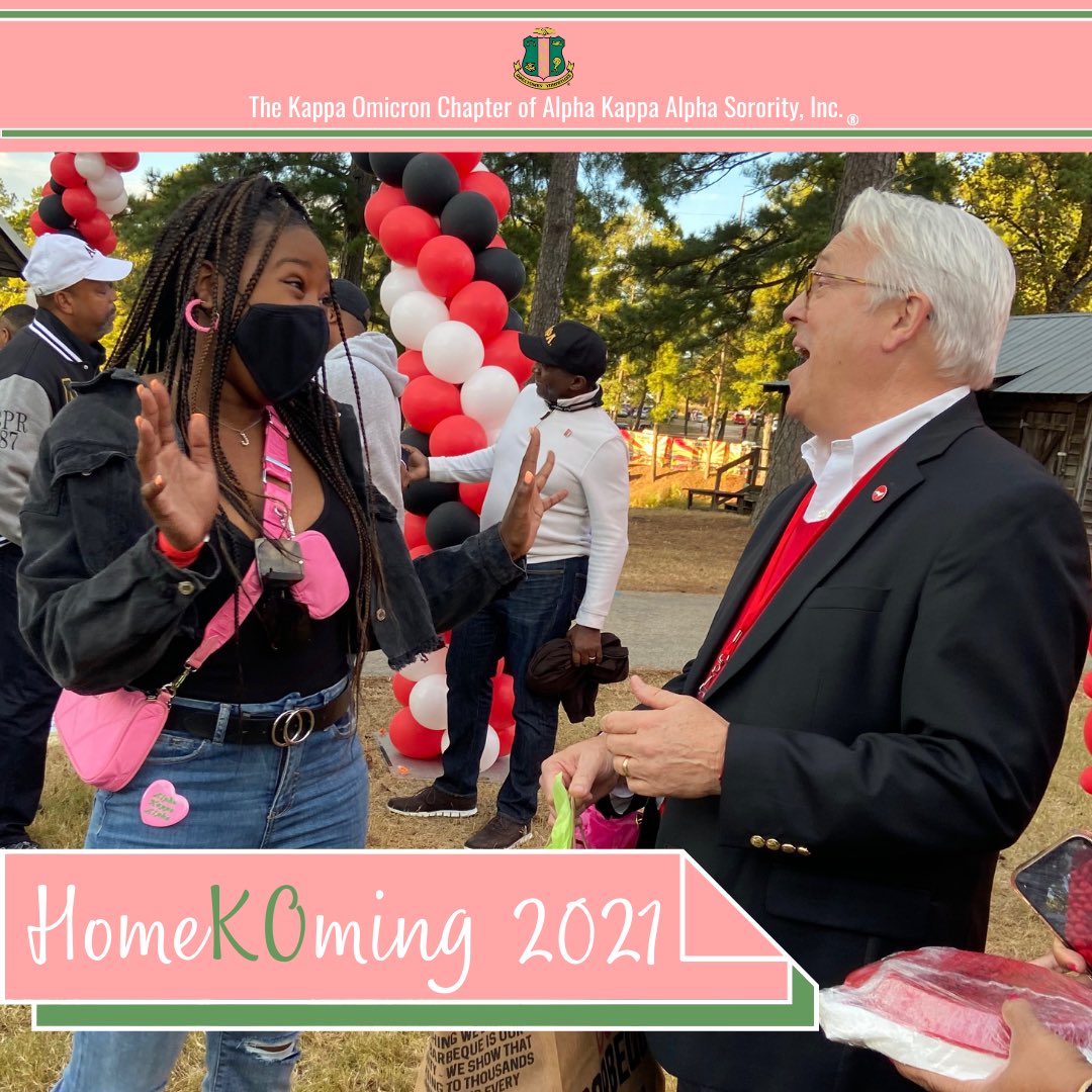 KappaOmicronAKA's tweet photo. We had a wonderful time this weekend reconnecting with Kappa Omicron alumni at BASfest for HomeKOming 2021. Also, a special thank you Chancellor Randy Woodson for stopping by our porch to converse and enjoy barbecue with us #HomeKOming 💗💚 https://t.co/egEAnpB1iH