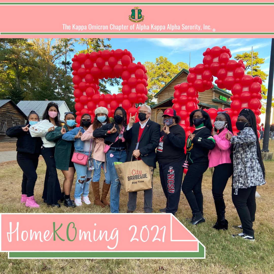 KappaOmicronAKA's tweet photo. We had a wonderful time this weekend reconnecting with Kappa Omicron alumni at BASfest for HomeKOming 2021. Also, a special thank you Chancellor Randy Woodson for stopping by our porch to converse and enjoy barbecue with us #HomeKOming 💗💚 https://t.co/egEAnpB1iH