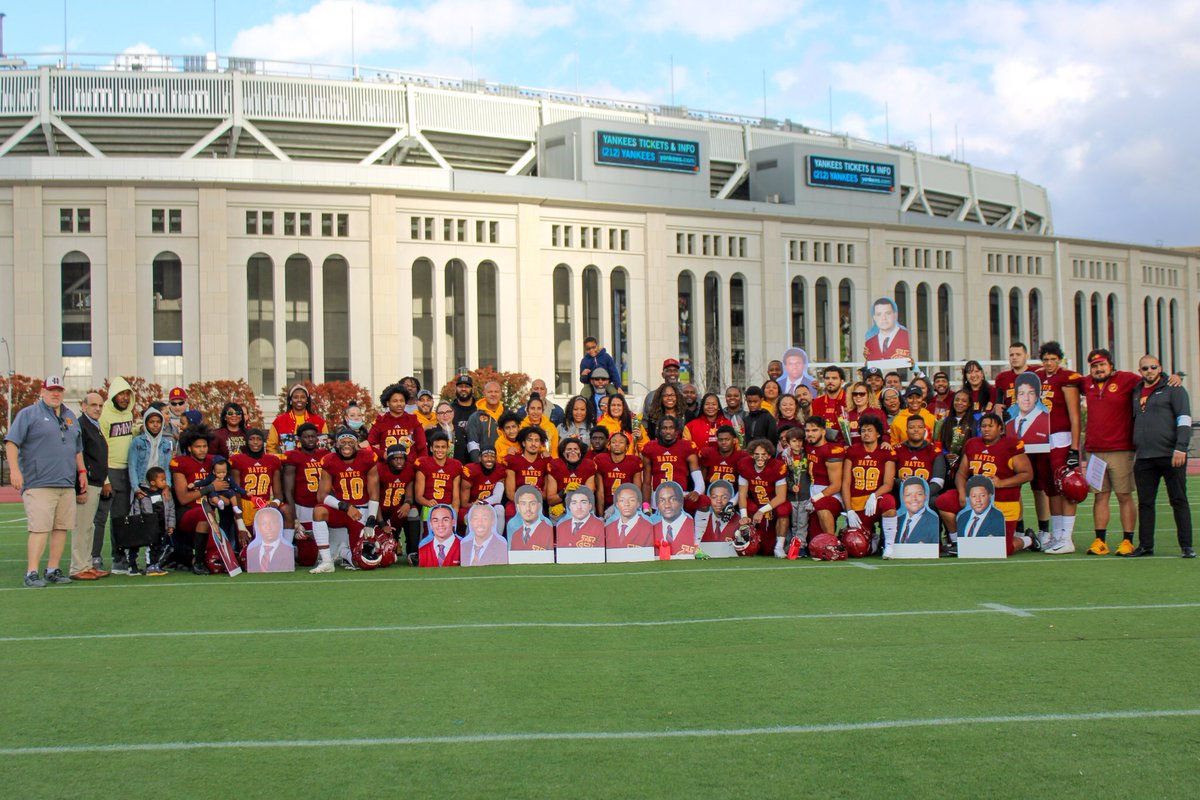 footballhubus's tweet photo. Cardinal Hayes honoring their seniors.
More photos from the Stepinac game to follow.
#UpHayes #HayesFB https://t.co/n8DX5b3ttL
