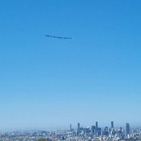 ParentsFamily's tweet photo. @AnnastaciaMP Did you see our banner in the sky some weeks back? We still can't see our parents due to you not sticking to the national plan. #parentsareimmediatefamily #RemoveTheCaps #HomeQuarantineNow @DavidCrisafulli @YvetteDAth @StevenJMiles @ReconnectAust https://t.co/7ndFaT2u2Y