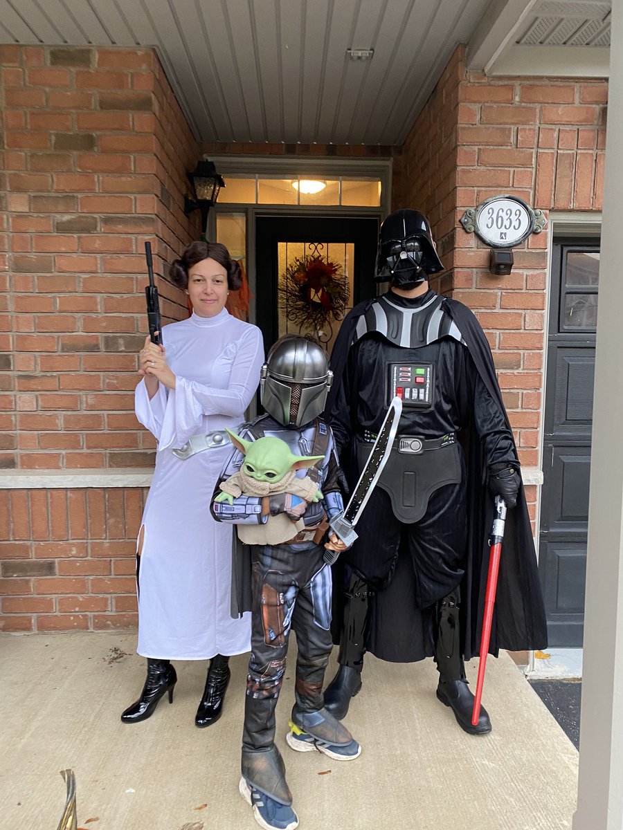 AntBaruzzo's tweet photo. Happy Halloween 🎃 hope you all have a safe and spooktacular night 🥸 https://t.co/RotFJr4V5B