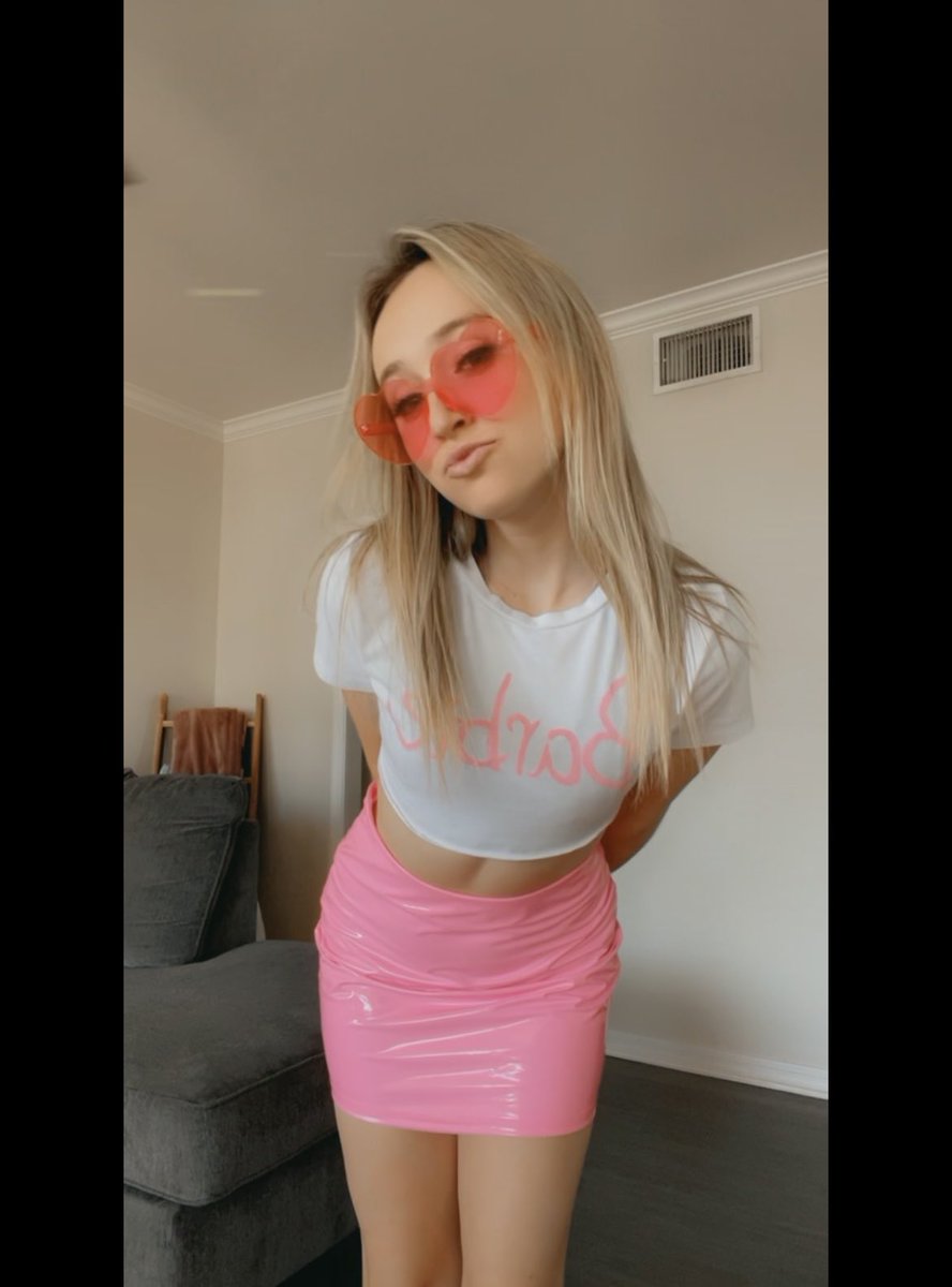 bmalliso_'s tweet photo. Come on Barbie let’s go partyyy 💕🎀 https://t.co/zo8WeQvO7a