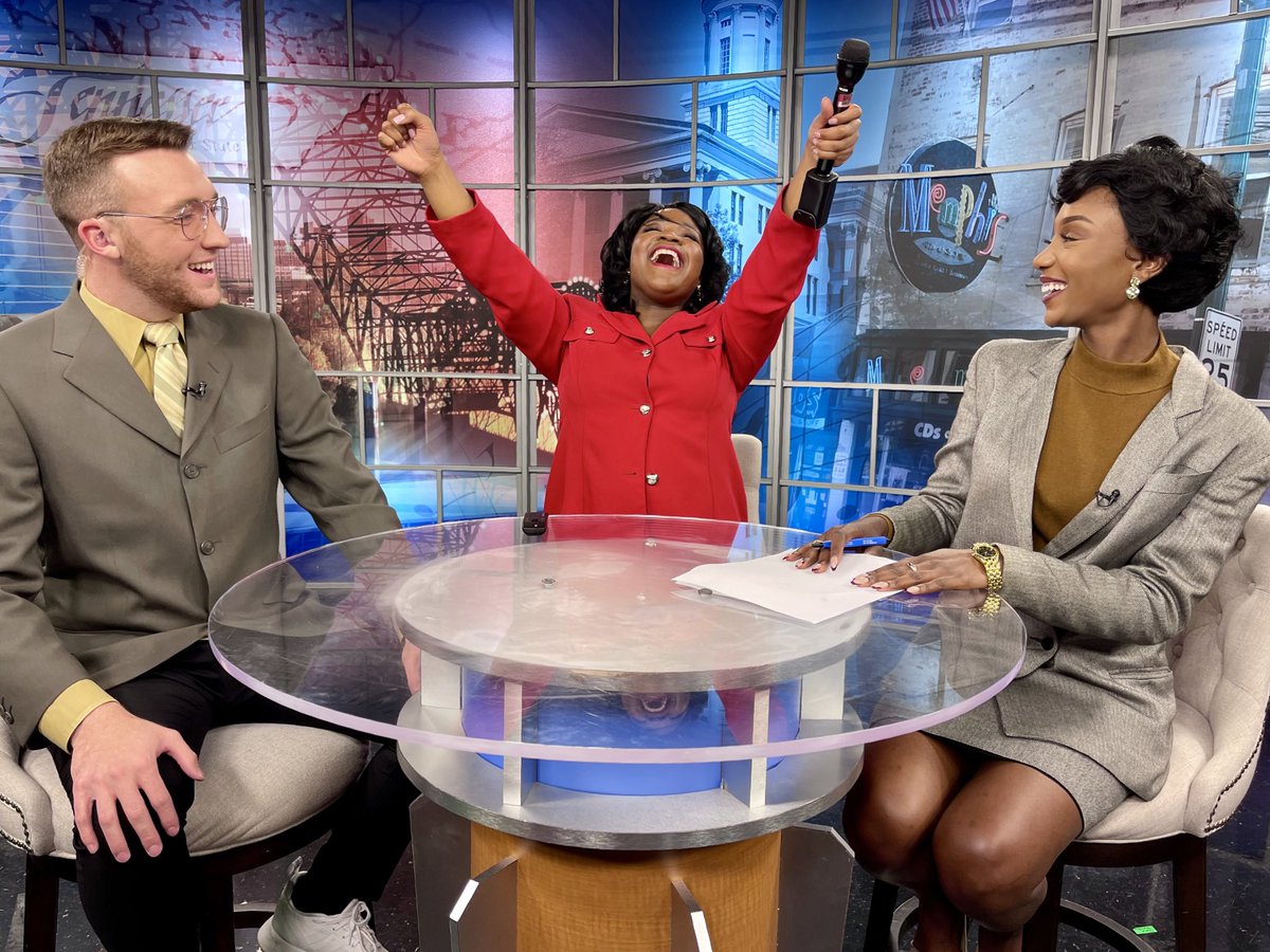 The <a href="/ABC24Memphis/">ABC24 Memphis</a> weekend team is throwing it back to the 1980s tonight with some retro news crew looks! Don’t miss it tonight on CW30 at 9 and ABC24 at 10! #HappyHalloween2021