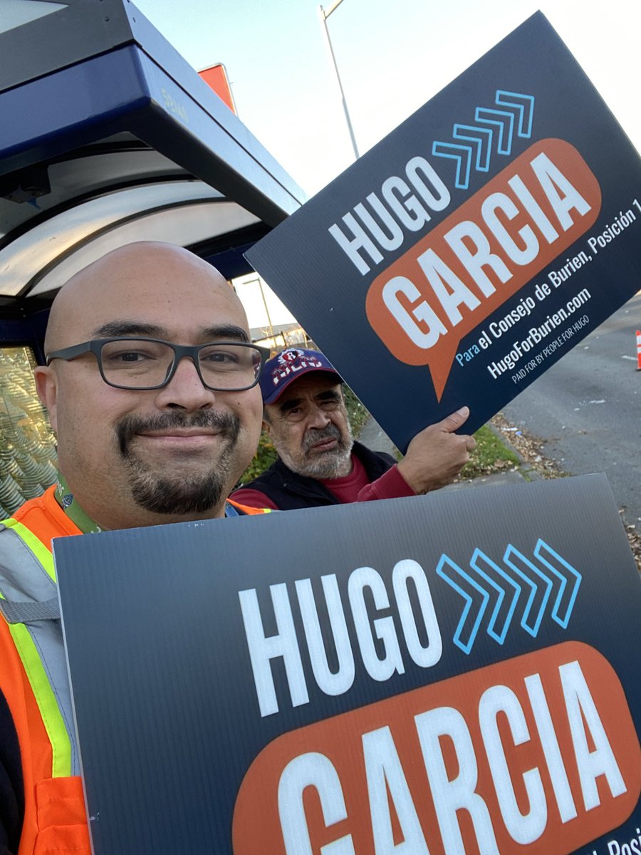 CMHugoGarcia's tweet photo. Immigrant 74 yr old father out here Showing up to Wave Signs for his first time immigrant Candidate son #LFG #VotaPorHugo #Hugo4Burien https://t.co/l04HoFWzDB