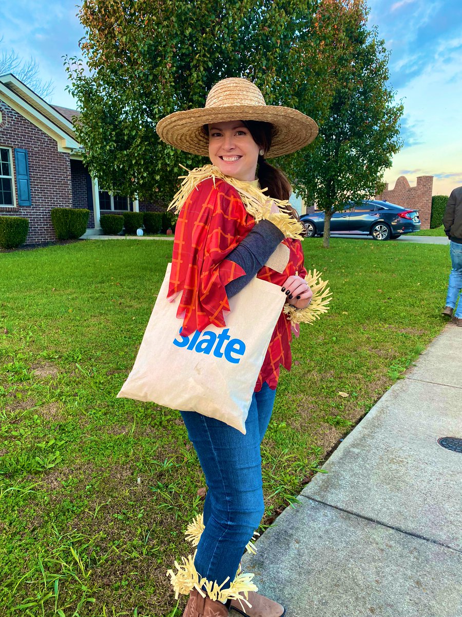 CSC2384's tweet photo. Got to use my #Slate bag to help my son trick or treat tonight. #CandyOverload #SlateIsGreat #HappyHalloween @Technolutions #scarecrow https://t.co/jut2TbcJzD