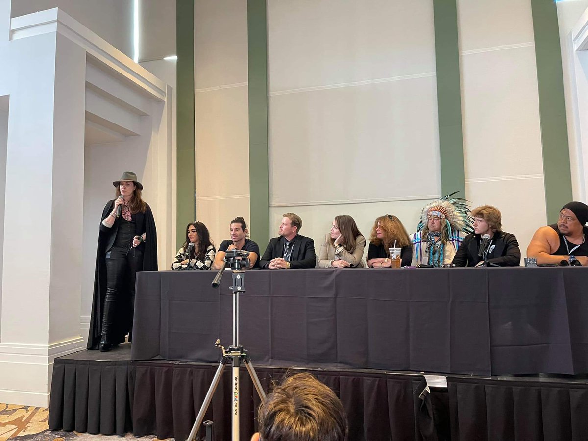If you were at Fandom Invasion in Escondido yesterday the <a href="/UofSN/">The Supernatural University</a> panel was so much fun.  This is a VERY exciting new project that will begin with a creature film called "Lycan".