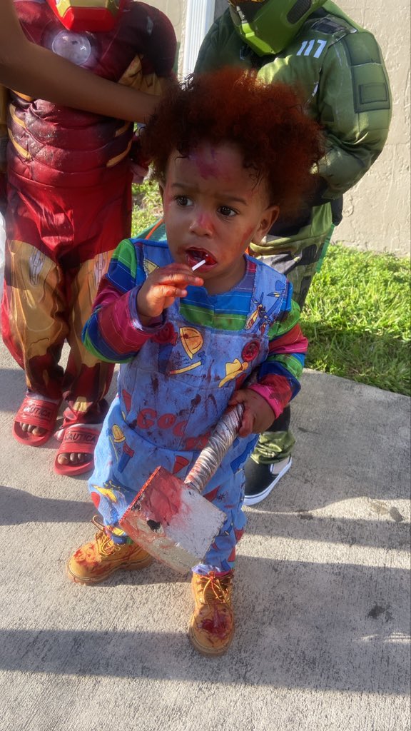 desMonroeee's tweet photo. Hi, Im Chucky And Im Your Friend To The End Howdy Hoooo Hahaha🥳❤️‍🩹 
#Halloween2021 https://t.co/o6B3IVcSWO