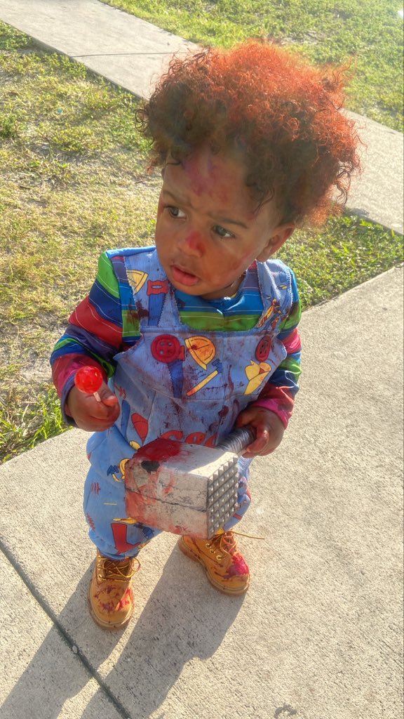 desMonroeee's tweet photo. Hi, Im Chucky And Im Your Friend To The End Howdy Hoooo Hahaha🥳❤️‍🩹 
#Halloween2021 https://t.co/o6B3IVcSWO