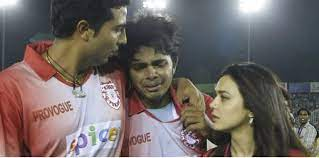 kesc99's tweet photo. @BeeAndWax @harbhajan_singh @iamamirofficial This is Humiliation https://t.co/dQW1BkqsiX