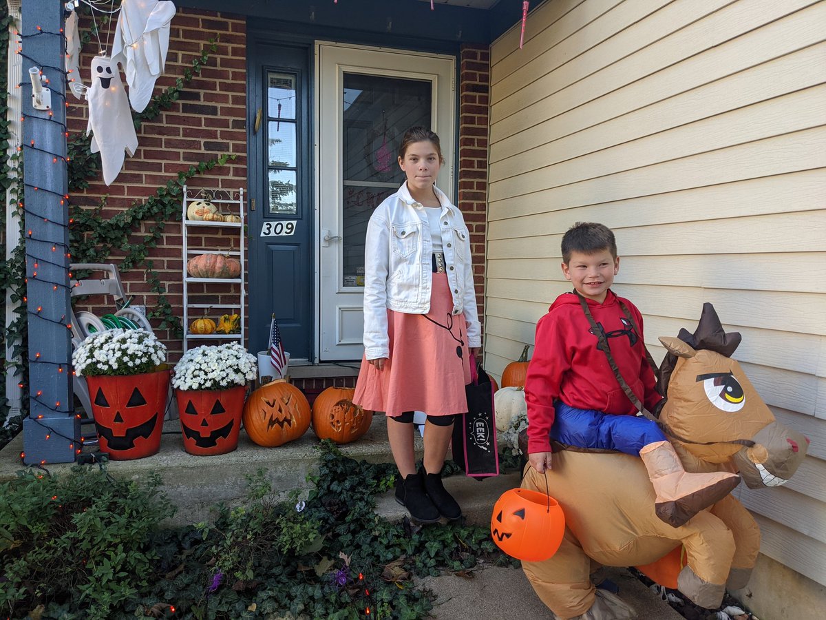 EllermanLindsay's tweet photo. Happy Halloween ππ» #halloween2021 #Ellerman2021 @CoachEllerman https://t.co/uSc3wqrNLZ