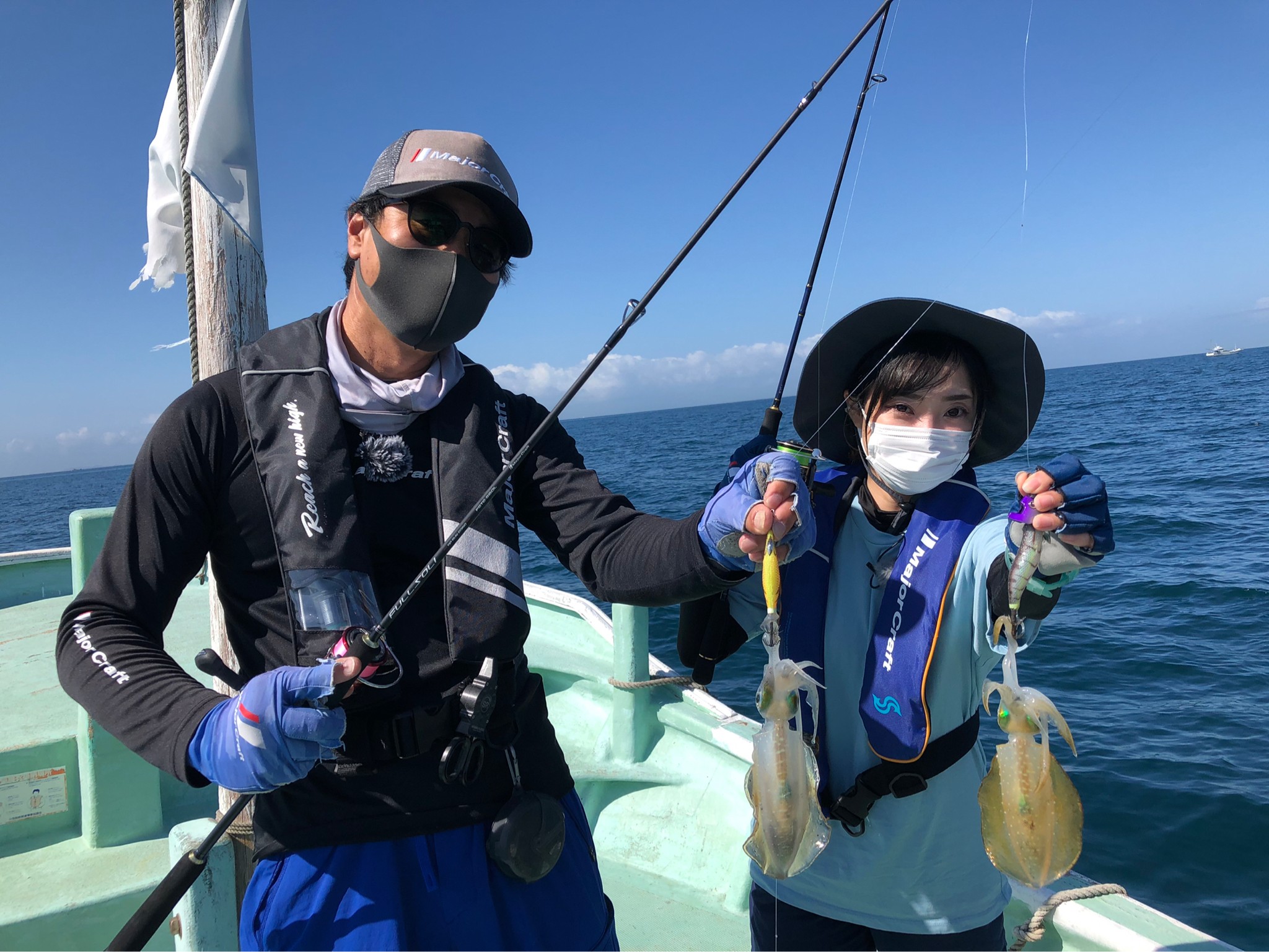 ガッ釣り関西 明日11 6放送の ガッ釣り関西 は 和歌山県 湯浅沖 秋のティップランエギング 止まる 押さえる 跳ね上がる ティップにでる信号をとらえて次々とアオリイカを捉えるヒロセマン ポイントを替え 餌木をローテーションして 終わって
