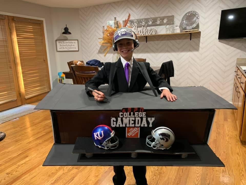 ronda_pegram's tweet photo. Future host of @espn  
@SportsCenter https://t.co/19T5pPxNGO