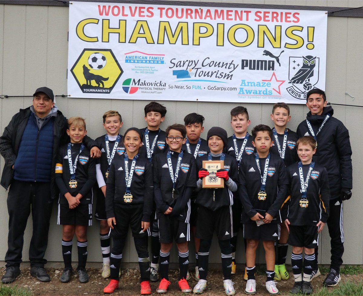 interstate_sc's tweet photo. ⚽🔵🟠 ¡FELICIDADES! ¡Nuestros muchachos U12 son CAMPEONES en el Socctoberfest del Metro Omaha Wolves Soccer Club! ¡Buen trabajo señores! 🟠🔵⚽ #UnaComunidadUnClub https://t.co/qLWDj6eWaE