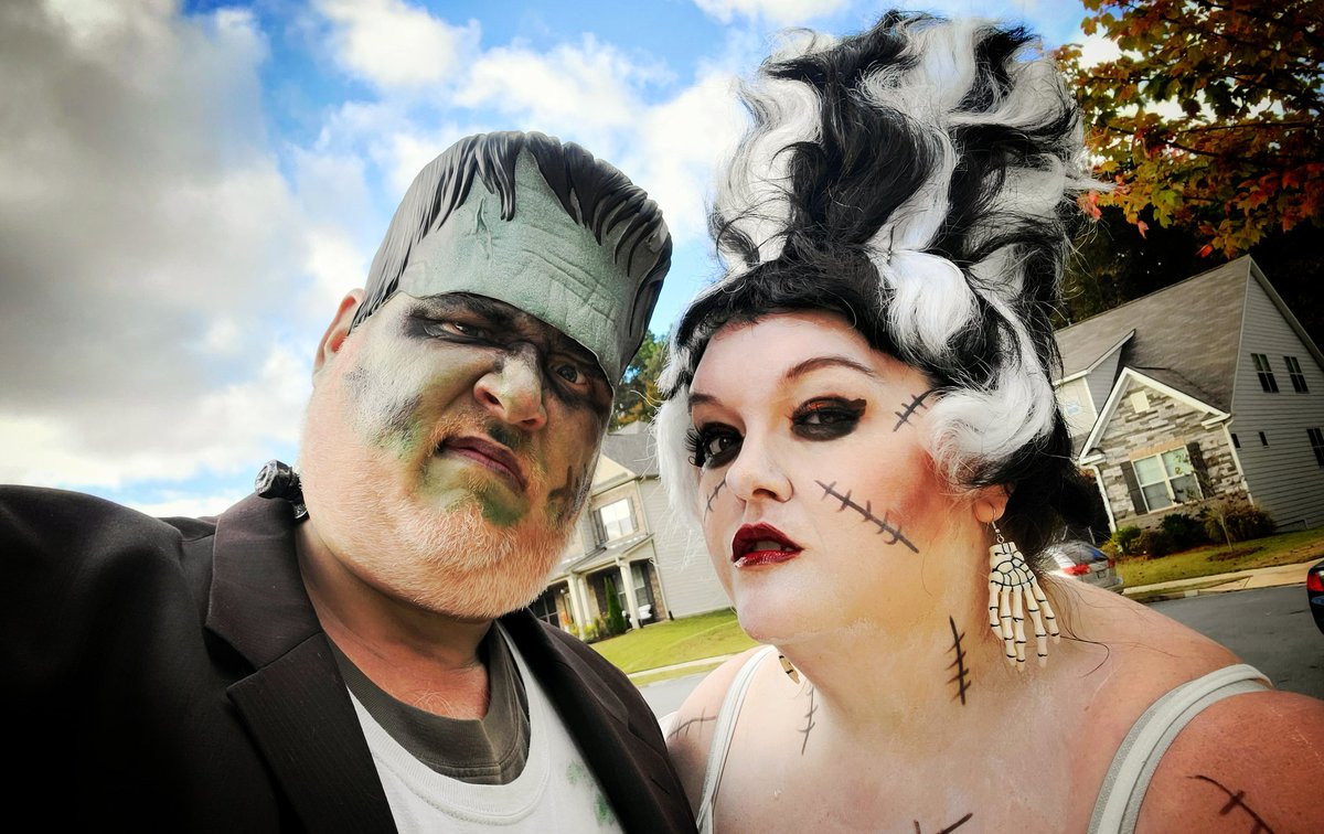 PhotoZorn_TV's tweet photo. Happy Halloween from my little monsters to yours! #StaySafe #GetThatCandy #Frankenstein #universalmonsters #ClassicHorrorHalloween #movies #horror #BrideOfFrankenstein #themummy #wolfman https://t.co/KoiMSv1JLw