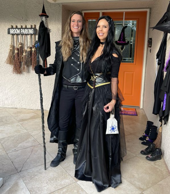 Happy Halloween, Witches 🕸 https://t.co/XwTL3uBDzE<a href="/tag/bikini"class="tags"><span>#bikini</span></a><a href="/tag/tbt"class="tags"><span>#tbt</span></a><a href="/tag/meow"class="tags"><span>#meow</span></a>