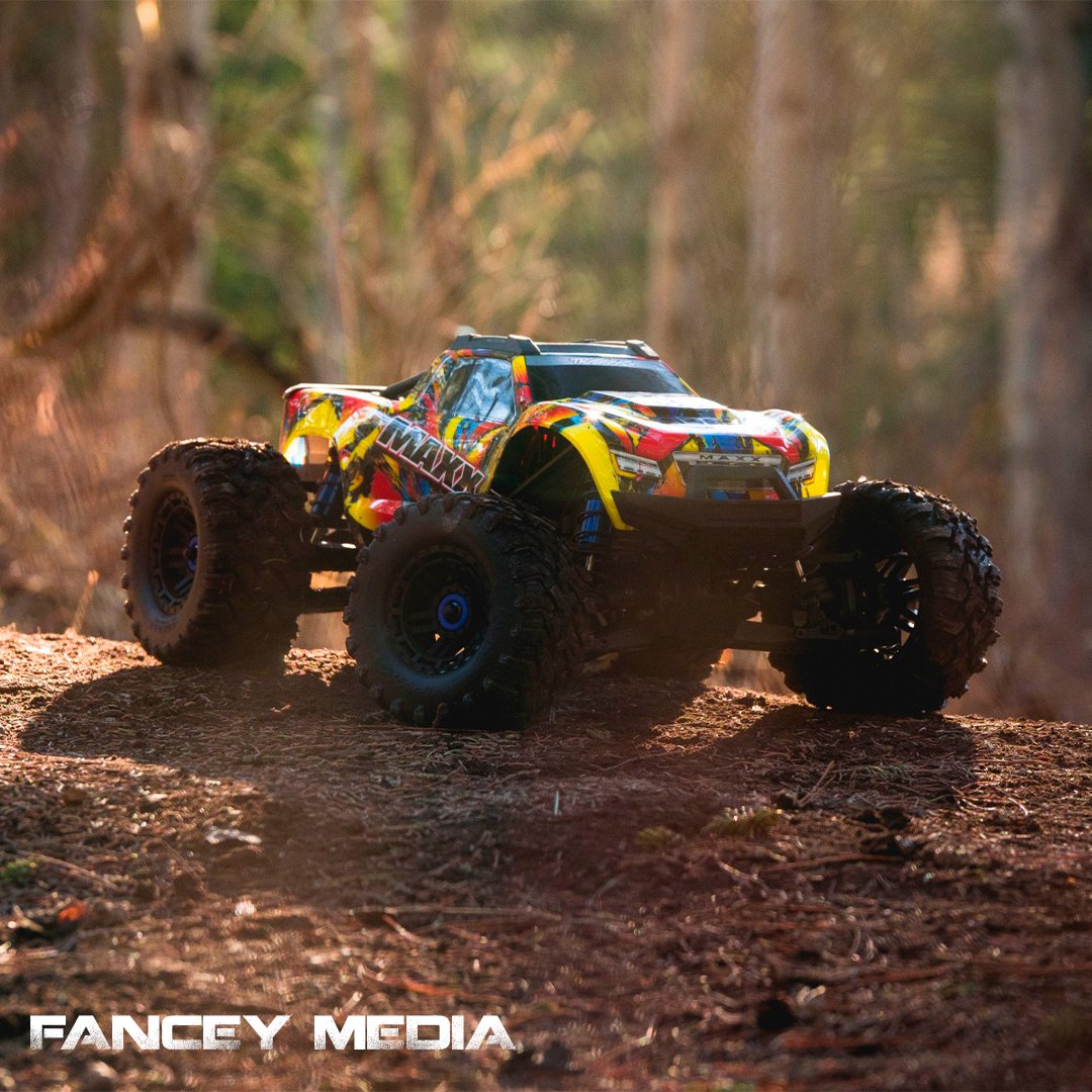 RcCrawlerKing's tweet photo. Couldn't be more thrilled about the time my buddy Matthew Corless won a #TRAXXAS #MAXX and sent it around a bike park for its maiden voyage.

Video👇
https://t.co/vLbe3pzDYv

#bikepark #rc #rcbashing #rcjumps #rcstunts #fanceymedia #wallride #monstertruck #radiocontrol @Traxxas https://t.co/BvJ1rxR10M