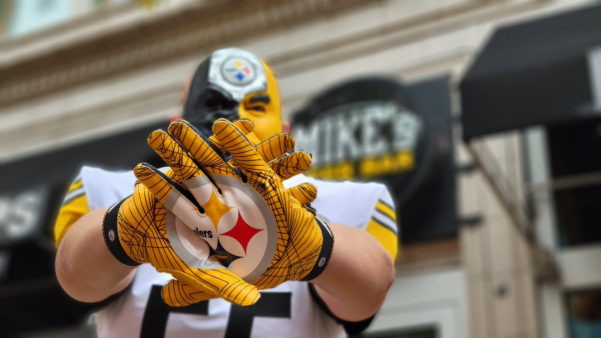 SteelerManiac00's tweet photo. Got to enjoy the game at @MikesBeerBar today! @steelers vs @Browns and of course the black and gold won today! @Fannationkdka @SteelersUnite @SteeIerNation #Steelers #SteelerNation #steelersvsbrowns #browns #win #blackandgold #PITTvsCLE https://t.co/L5O88EQO9E