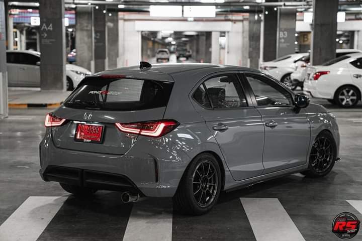 afiqueafandi's tweet photo. Honda City Hatchback 🔥

Hatchback segmen-B yang akan launch tak lama saja lagi.  Design belakang dah macam Mercedes A-Class dah ni. Iras-iras Audi RS3 pun ada. Fuh ! Segmen-B killer mungkin? 😎

📸 FB Group https://t.co/Q2rY6CUnsq