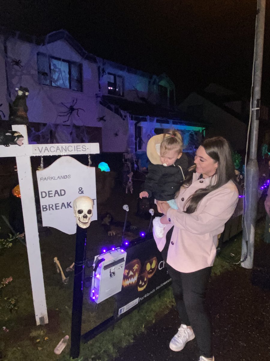 lisamaginnes's tweet photo. Halloween over for another year 🎃🎇🖤 https://t.co/fE9YUFHJHt