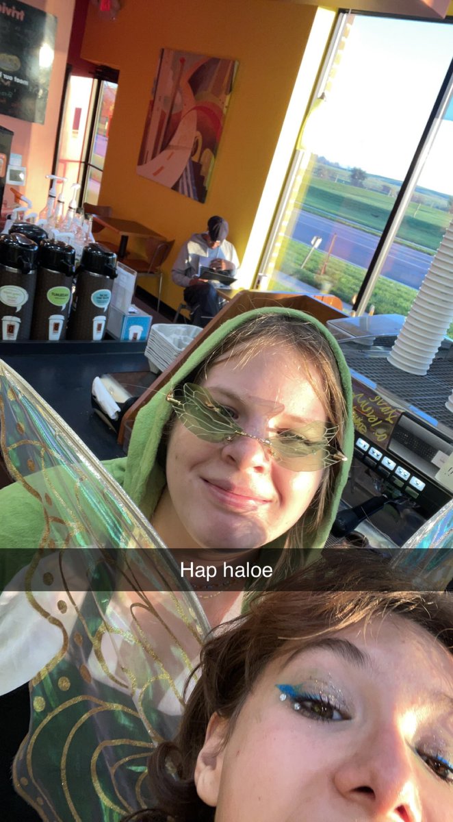 laetitia tweet media