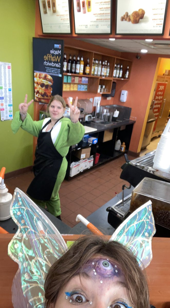 laetitia tweet media