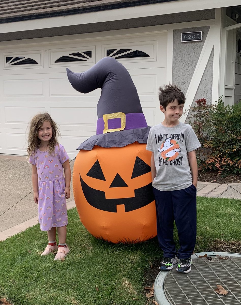 alfranken's tweet photo. Unfortunately, the Franken grandkids decided not to be cute this Halloween. https://t.co/bjVc4d8wQi