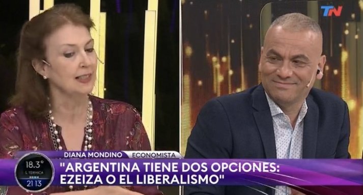 DianaMondino's tweet photo. Argentina tiene dos opciones:

LIBERALISMO o Ezeiza https://t.co/oEnM9ZoJue