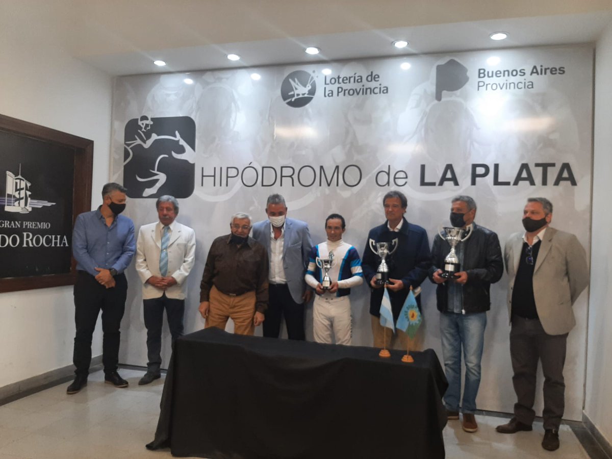 cpulgar28's tweet photo. En el Hipódromo de La Plata se disputó el Gran Premio Provincia de Buenos Aires "Copa Rocha de Plata" G1, 2200 metros para productos nacidos desde el 1º de julio de 2018, en la que se impuso EMPRESTADO, pertenece al stud ETICA
#turf #EMPRESTADO #DeTurfUnPoco https://t.co/BvtvRiDSFJ