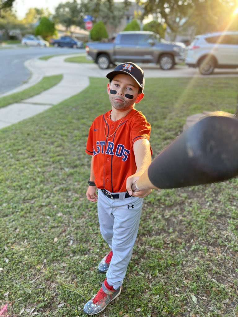 katiepyles's tweet photo. @astros our own Altuve is cheering hard for you!!! Let’s go ‘stros! #fortheH https://t.co/KJAqTyg5Tr