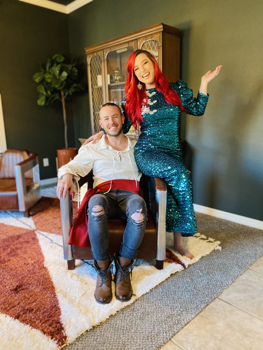 nataliecleve's tweet photo. “But Daddy I love him!” The Little Mermaid was always my favorite movie as a kid so naturally when I found this at a vintage dress shop I needed to save it for Halloween. https://t.co/NuNIKk57oN