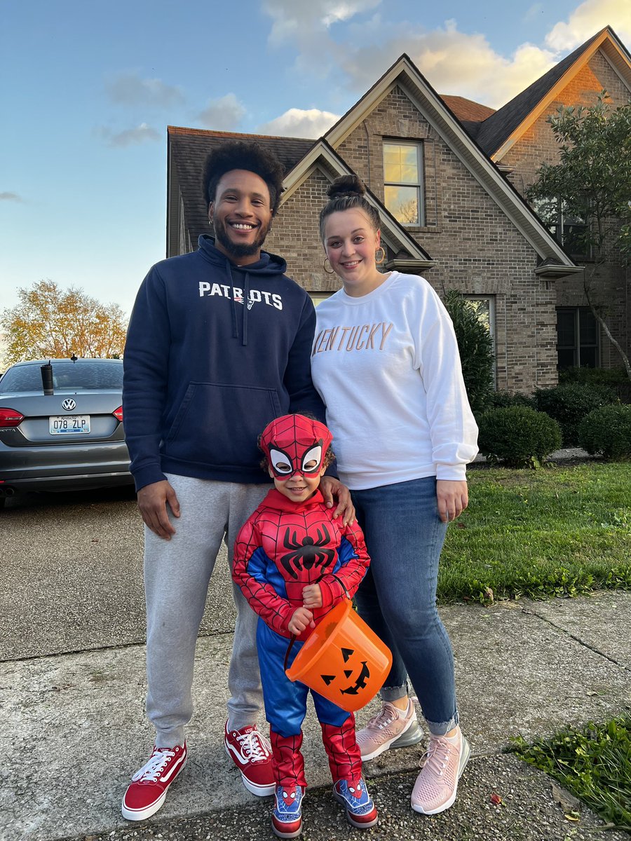 super_saiyan93's tweet photo. Happy Halloween 🎃👻 https://t.co/hgu3tRZ56Z