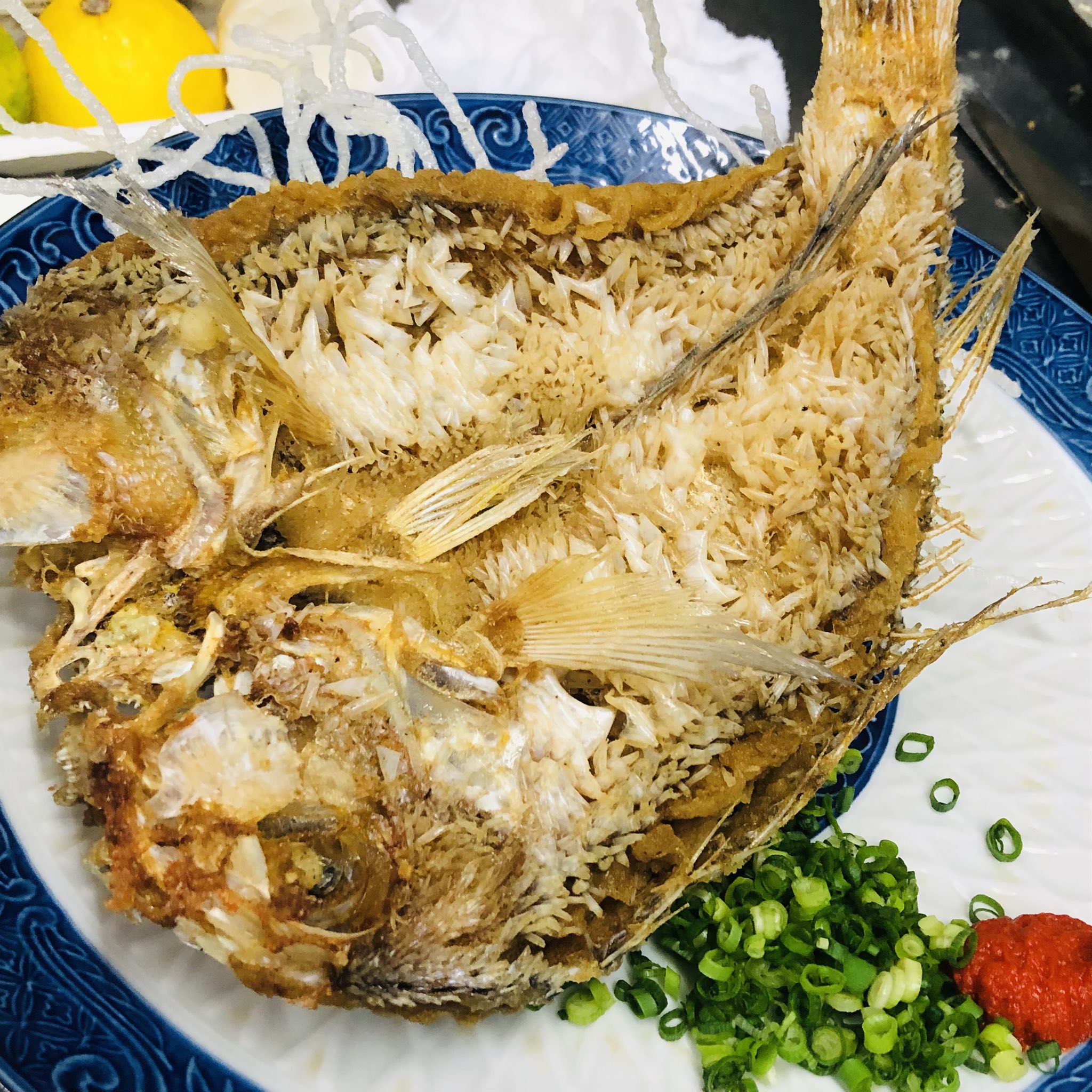勇魚 いさな アマダイ姿揚げ アマダイ 甘鯛 ぐじ 唐揚げ うろこが旨い 骨せんべい T Co Aktyt2rsgh Twitter