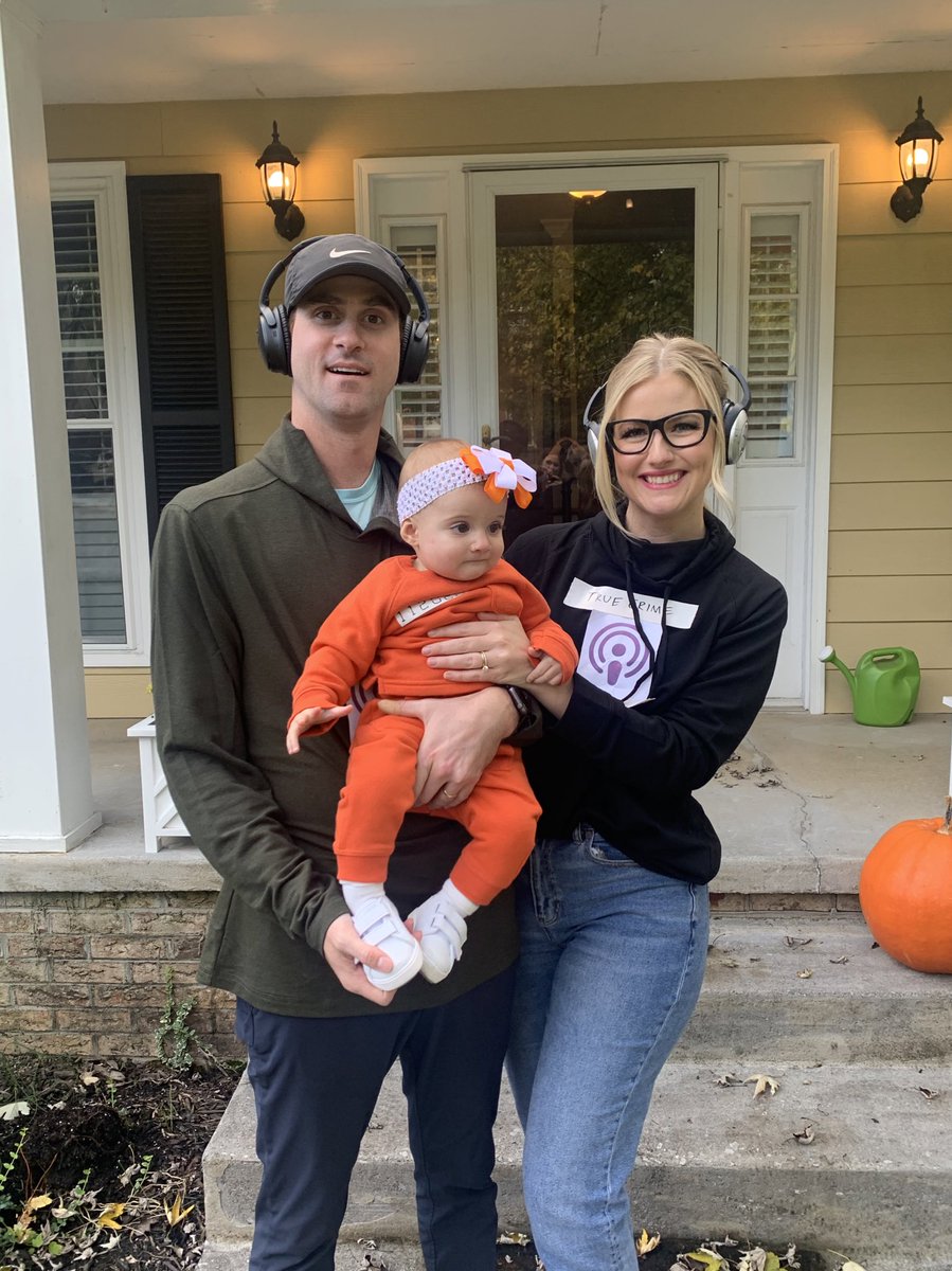 emmakbrooks's tweet photo. Dressed up as podcasters with our little criminal @AMorbidPodcast 👻👻👻 https://t.co/pzYGFS2y00