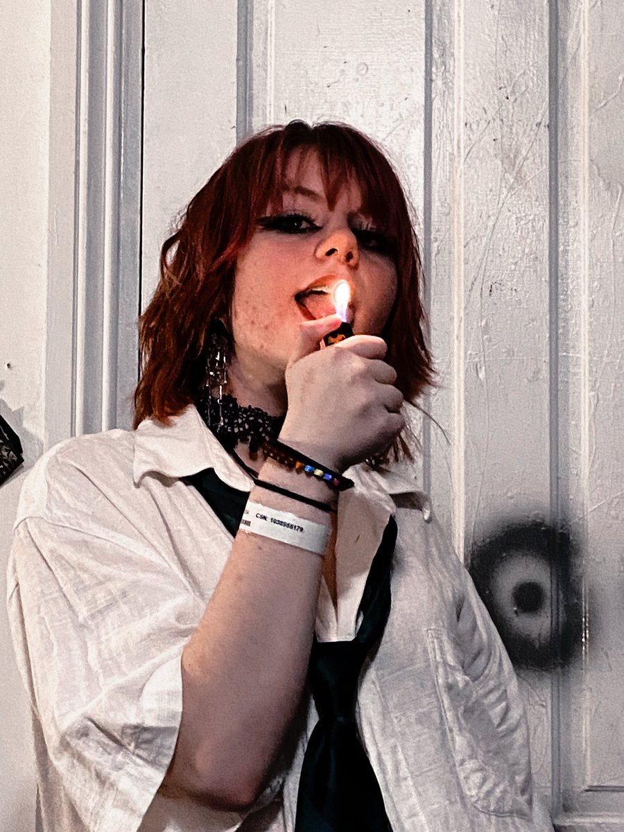 godessscomplex's tweet image. Kinda like my Halloween pics :)