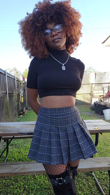 Your fake ass friend asked to meet in the back yard &amp; it's too late to run 😱🔪🩸 https://t.co/gD0JFo5t<a href="/tag/mvsales"class="tags"><span>#mvsales</span></a>