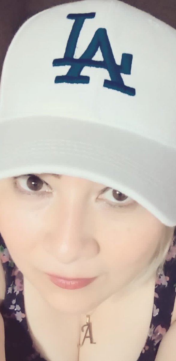 joselamas79's tweet photo. #SerieMundialEnTUDN @adevaldes  
Un favor y una pregunta

El favor:
Mi esposa Anabel Gutierrez, fan de dodgers, cumple años hoy, mandenla felicitar porfa

La pregunta:
¿porque el 44 en el campo de los Bravos? https://t.co/lwZdtFUPis