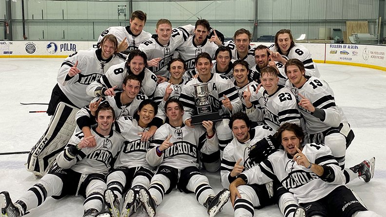ncbison's tweet photo. ICE HOCKEY (M): Inaugural Worcester Mayer's Cup Champions #bisonpride @CCC_Sports #d3hky #USCHO @NicholsPrez #cawlidgehawkey @NicholsMensHcky #ncaahockey #collegehockey https://t.co/ssAgHtFatZ