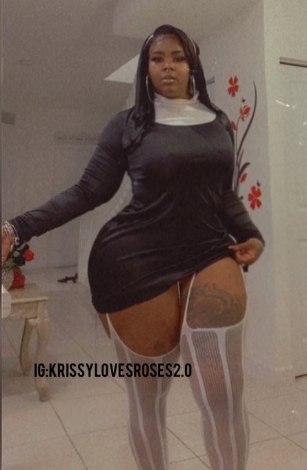 Happy Halloween! What did you dress as this year? https://t.co/qgvvCi9SEa<a href="/tag/thiccsgiving"class="tags"><span>#thiccsgiving</span></a>