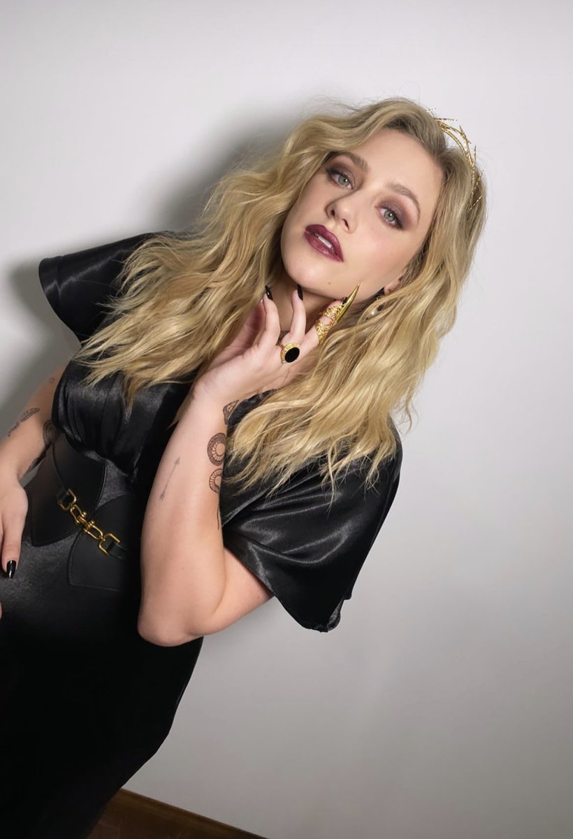 sunpalvin's tweet image. her beauty’s out of this world